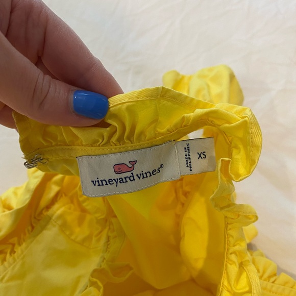 New Vineyard Vines yellow ruffle sleeve swing top - Picture 5 of 6